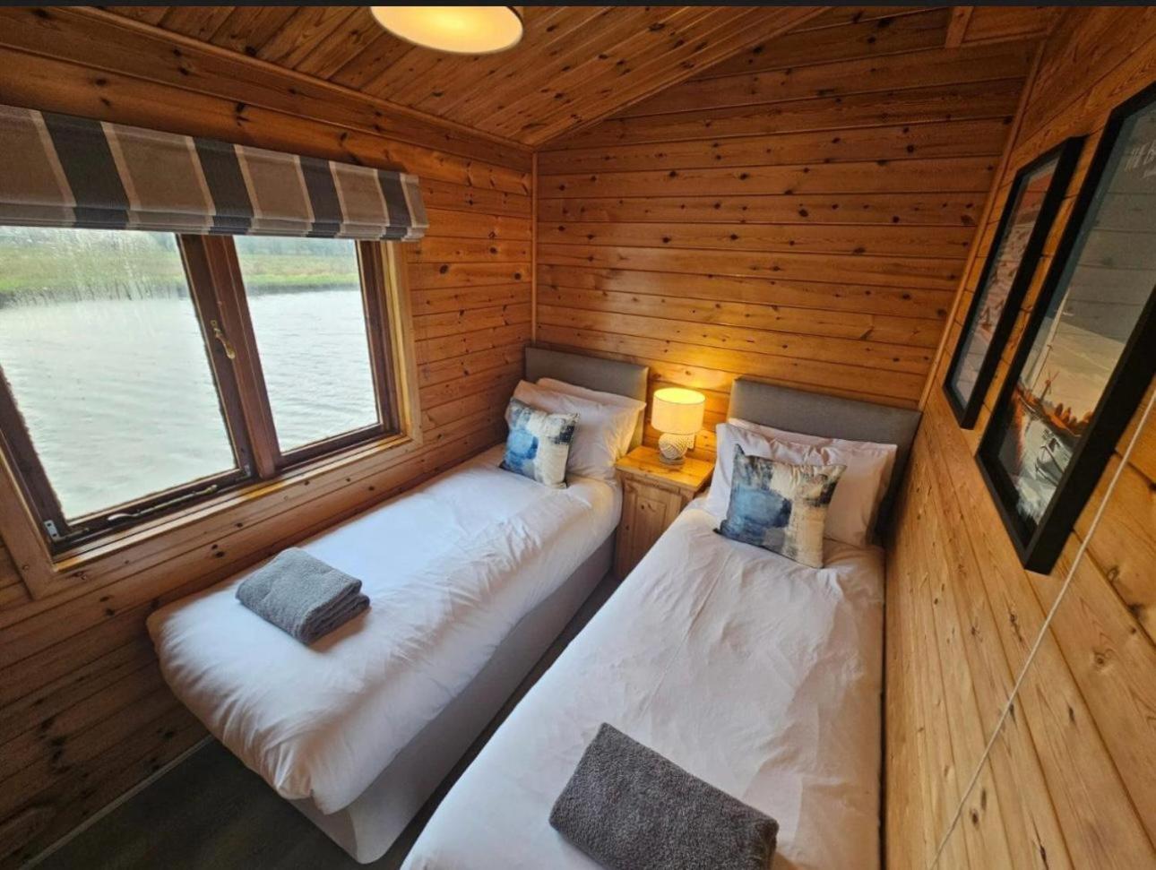 Hickling Broads Lodge Houseboat Stalham Kültér fotó